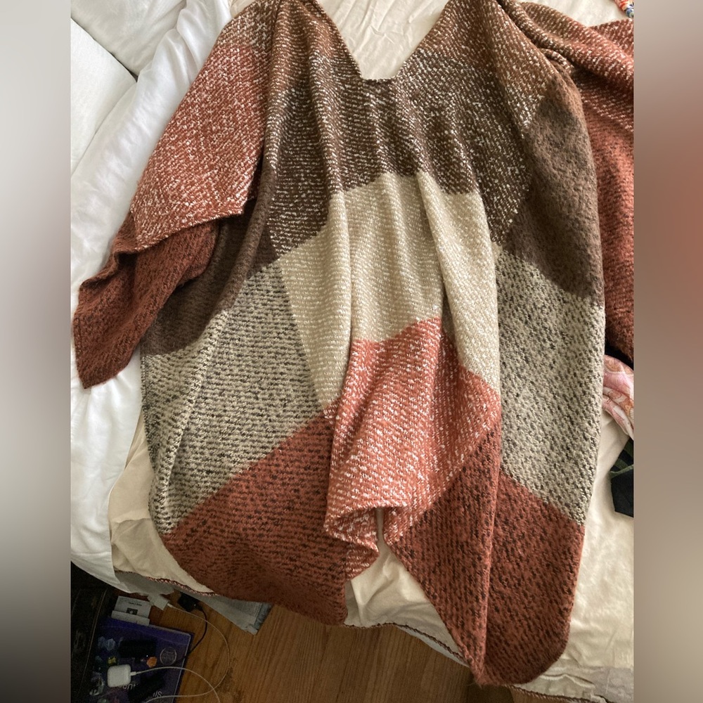 Preston & York Shawl Tans, Browns, Mauvy Rusts?  Lightweight Cover. 29” Length